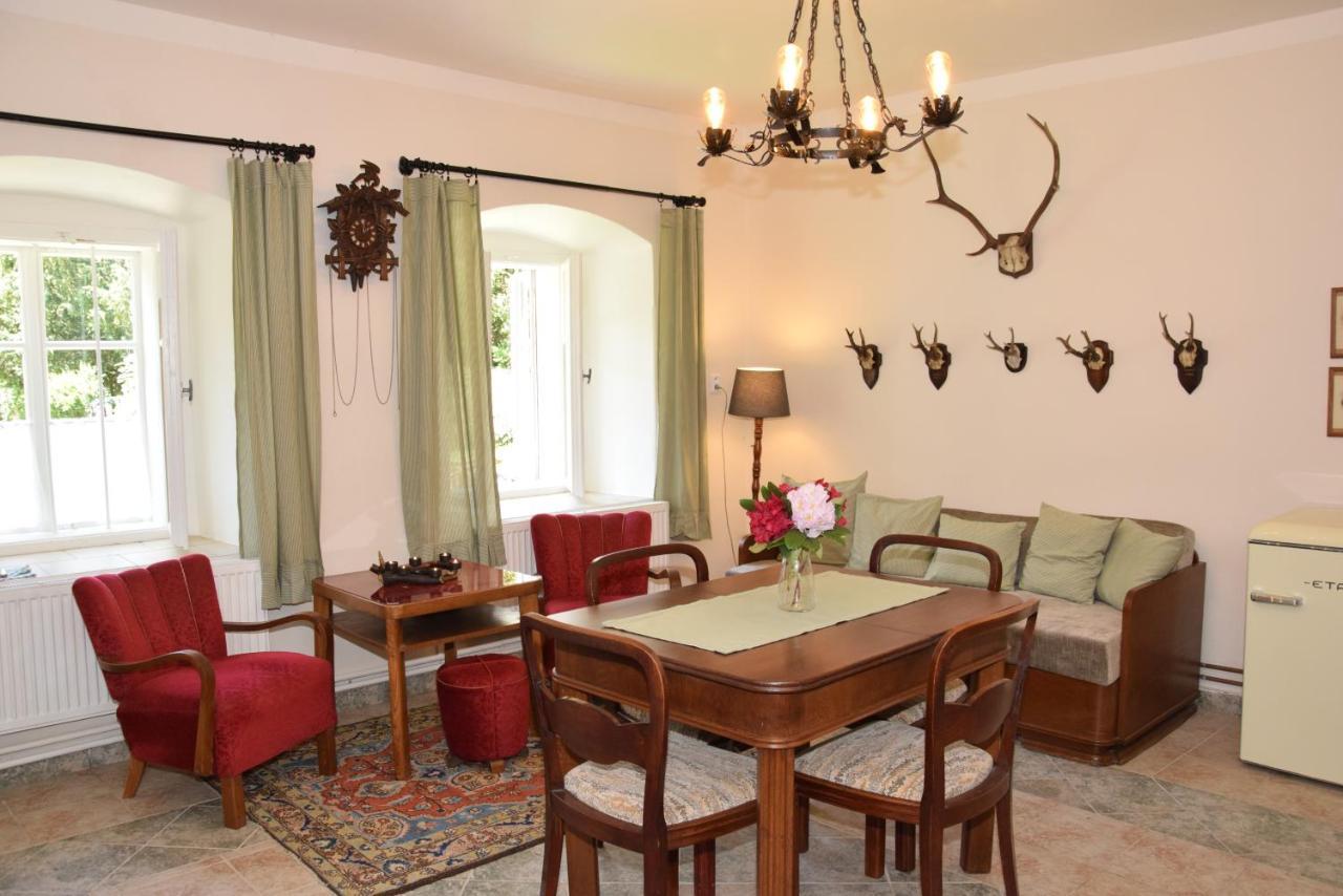 Apartment Hajovna Hradu Houska